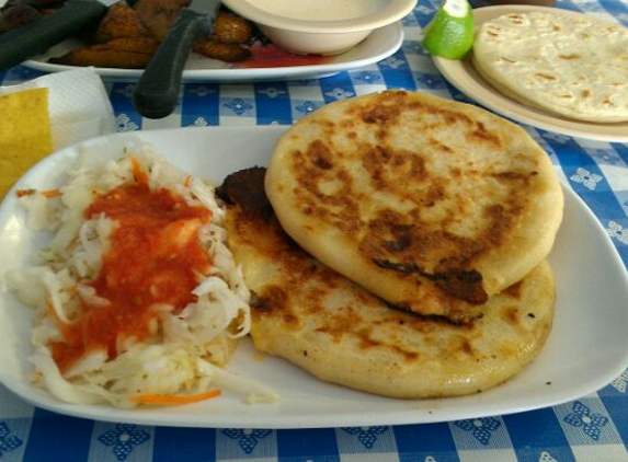 El Salvador Restaurant - Fayetteville, NC