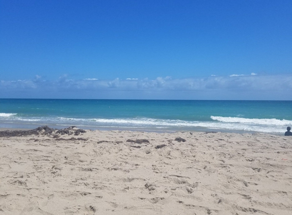 Pompano Atlantis Condominium - Pompano Beach, FL