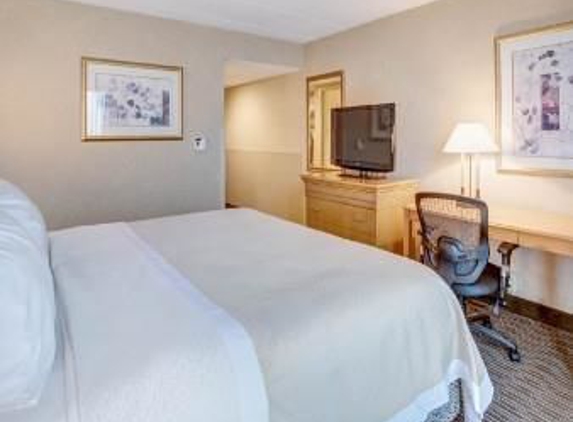 Days Hotel by Wyndham Toms River Jersey Shore - Toms River, NJ