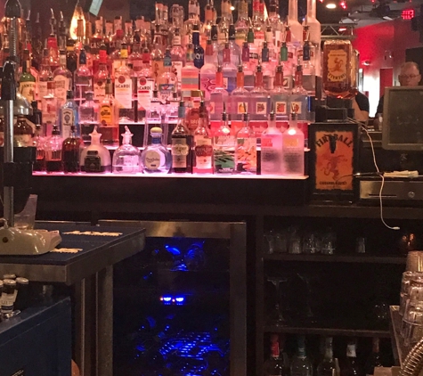 Tracy's Lounge - Melbourne, FL