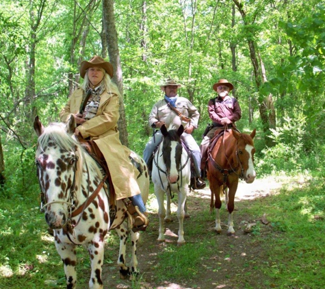 Green River Stables - Waynesboro, TN