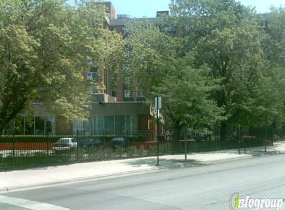 Racine Apartments - Chicago, IL