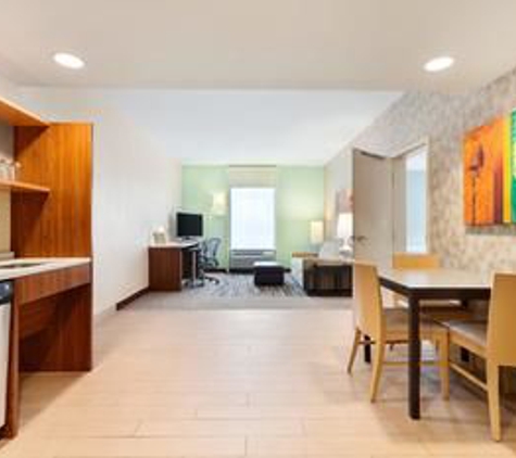 Home2 Suites by Hilton Fargo, ND - Fargo, ND