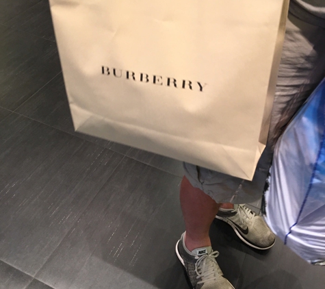 Burberry Outlet - Orlando, FL