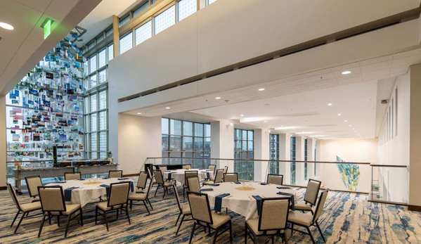 DoubleTree by Hilton Hotel Cedar Rapids Convention Complex - Cedar Rapids, IA