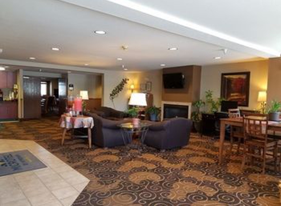 Microtel Inn & Suites by Wyndham Rapid City - Rapid City, SD