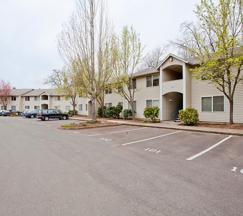 Oak Meadow Apartments - Eugene, OR