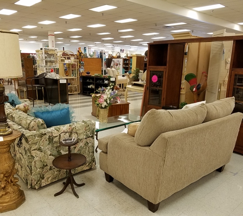 Treasure Trove Mini Mall & consignments - Hudson, FL