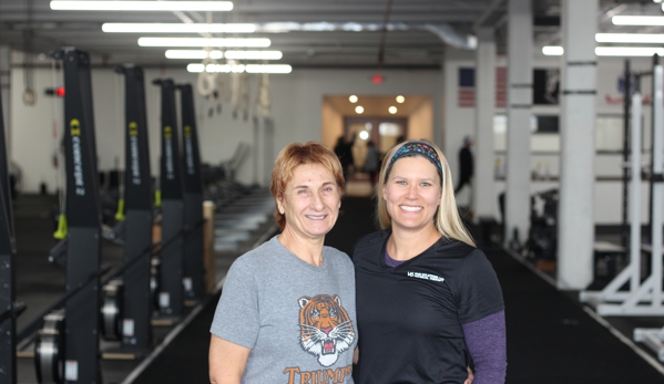 V6 Physical Therapy & Performance - Kansas City, MO. Personal Training client and Mindy