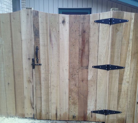 Matt Davidson Fencing - Hopkinsville, KY. Front%20side%20of%204%20ft%20gate