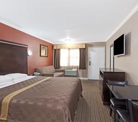 Travelodge by Wyndham Whittier - Whittier, CA