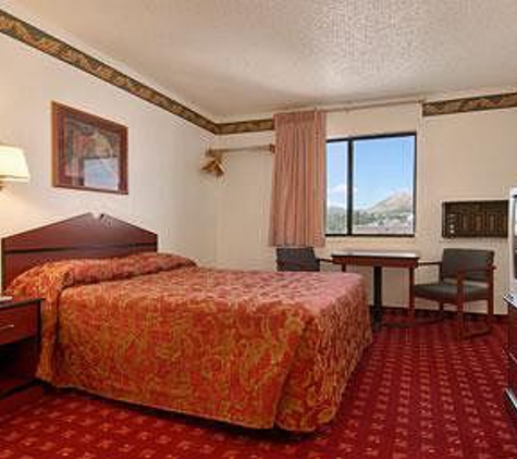 Super 8 by Wyndham Castle Rock Colorado - Castle Rock, CO