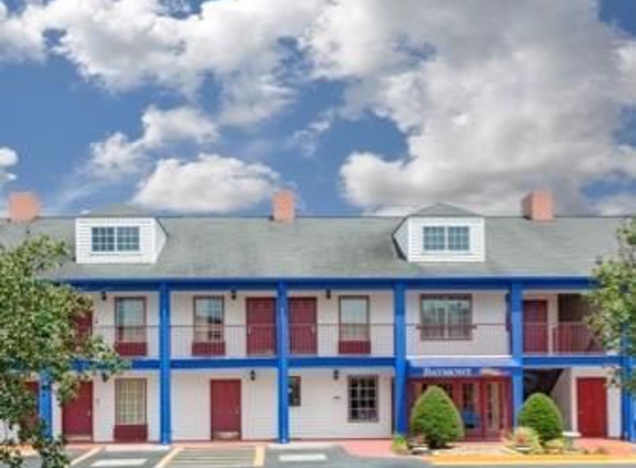 Baymont Inn & Suites - Warner Robins, GA