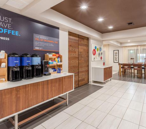 Holiday Inn Express & Suites O'Fallon/Shiloh - O Fallon, IL