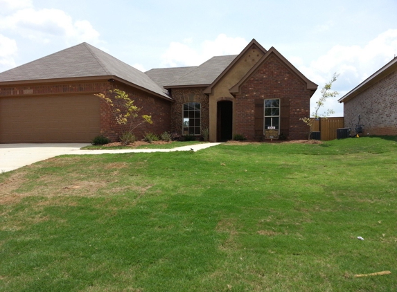 Grass Pro Lawn Services - Lena, MS