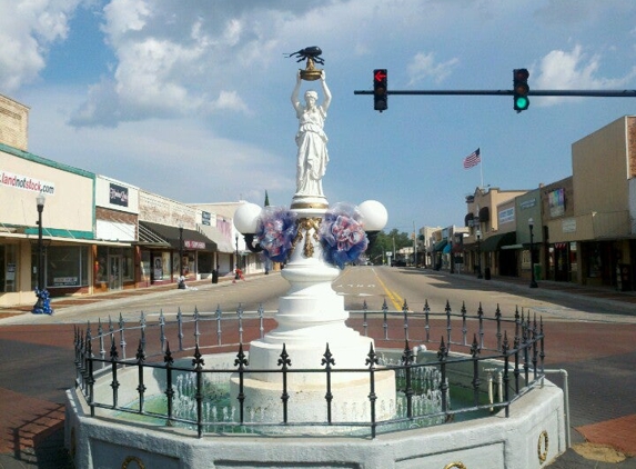 Boll Weevil Monument - Enterprise, AL