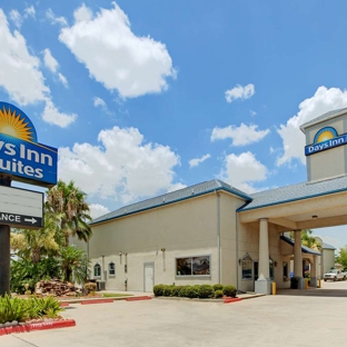 Sapphire Inn & Suites - Channelview, TX