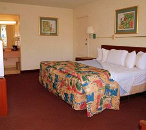 Days Inn by Wyndham Fort Pierce Midtown - Fort Pierce, FL