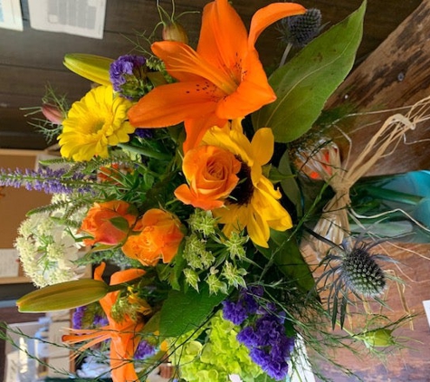 Adriene's Flowers & Gift - Noblesville, IN