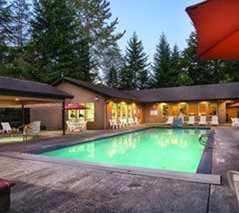 Whispering Woods Resort - Welches, OR