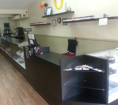 Oasis Vapor Lounge - House Springs, MO. Awesome store!!! Clean and friendly!!