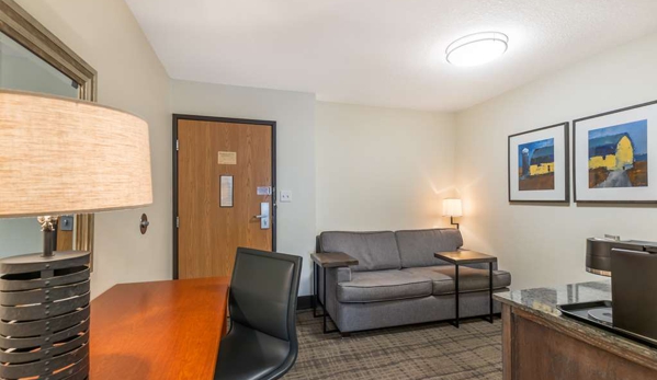 Best Western Plus University Park Inn & Suites - Ames, IA