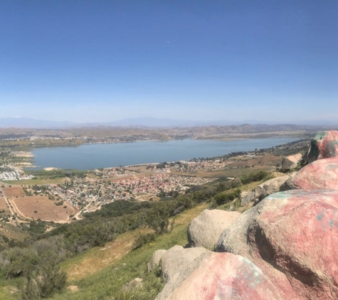 Lookout Roadhouse - Lake Elsinore, CA