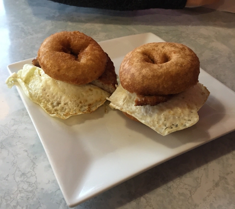 Twin Peaks Coffee & Donuts - Tannersville, NY