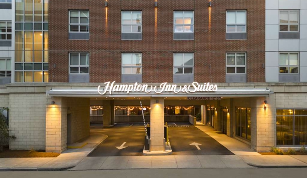 Hampton Inn & Suites Worcester - Worcester, MA