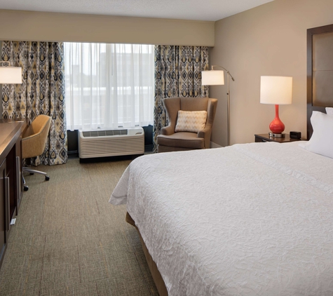 Hampton Inn Louisville Downtown - Louisville, KY