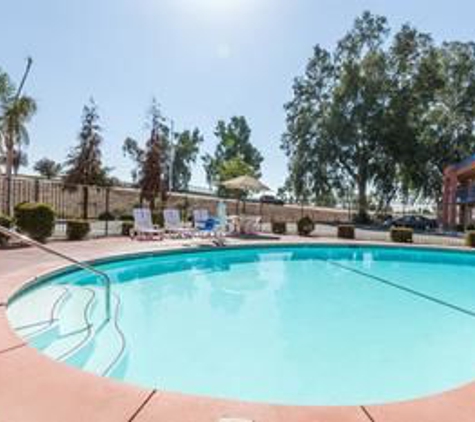 Howard Johnson Inn - Bakersfield, CA