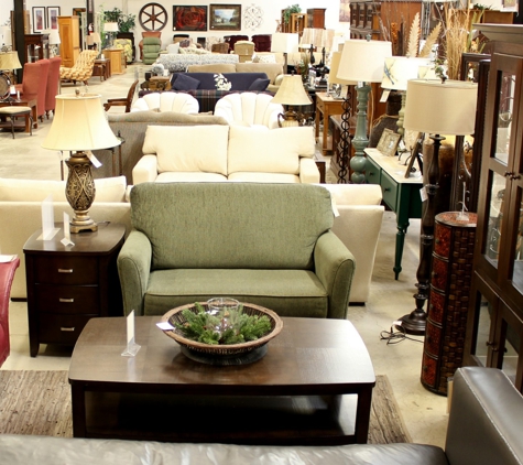Upscale Consignment Furniture & Decor - Gladstone, OR