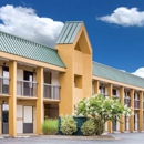 Super 8 by Wyndham Garysburg/Roanoke Rapids - Motels