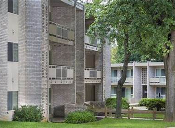 Riverside Plaza Apartments - Oxon Hill, MD