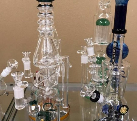 High Glass Smoke Shop - Fort Smith, AR. @highglasssmokeshop in 5307 Towson ave ft smith,AR 72901