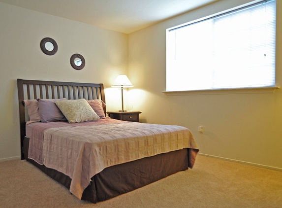 LakePointe Apartments - Batavia, OH