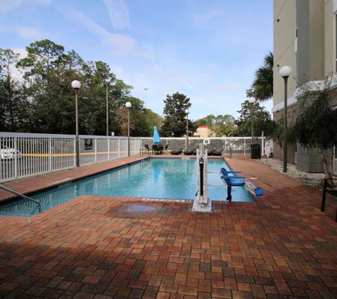 Hampton Inn & Suites Palm Coast - Palm Coast, FL