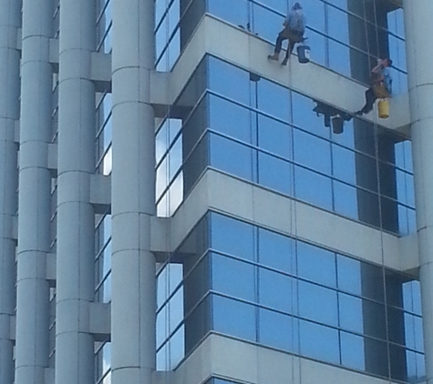 Vicart Building Maintenance & Window Cleaning Inc - Tampa, FL