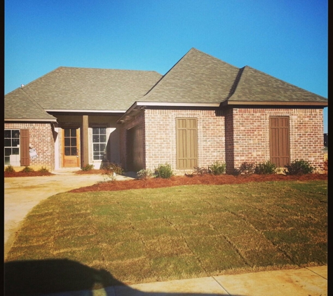 Grass Pro Lawn Services - Lena, MS