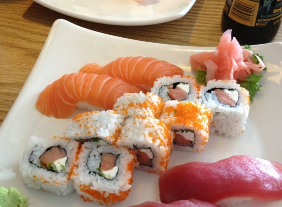 Mr Mee's Sushi & Fine Asian Dining - Fort Myers, FL