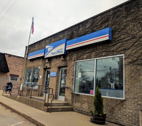 United States Postal Service - Leland, IL. Entrance