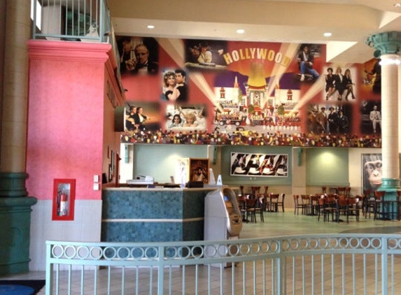 CMX Cinemas Downtown at The Gardens 16 - Palm Beach Gardens, FL