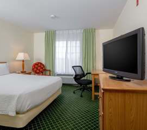 Fairfield Inn & Suites - Kansas City, MO