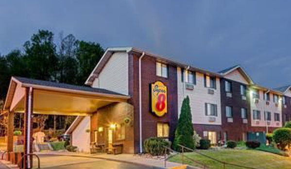 Super 8 by Wyndham Steubenville - Steubenville, OH