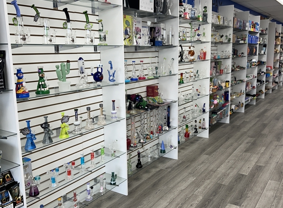 The Vapor Shoppe Smoke & Alternative Plus - Troy, MI