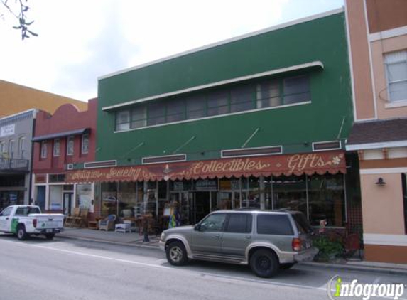 Lanier's Historic Downtown Marketplace - Kissimmee, FL