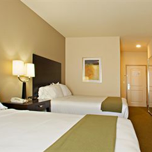 Holiday Inn Express & Suites Shamrock North - Shamrock, TX