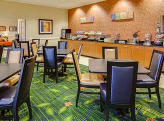 Fairfield Inn & Suites - Manhattan, KS