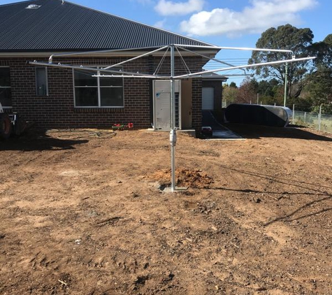 Country Living Clotheslines Pty Ltd - Elderslie, NSW. My new clothesline best ever made still available