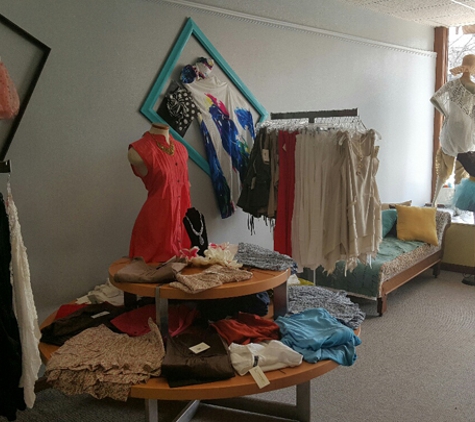 Duckett Upscale Clothing & More - Mount Pleasant, IA